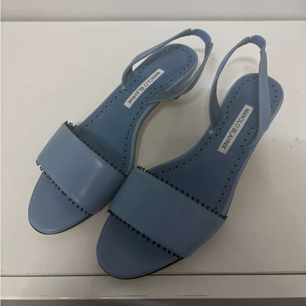 Manolo Blahnik Powder Blue Leather Slingback Sandal - Picture 3 of 7